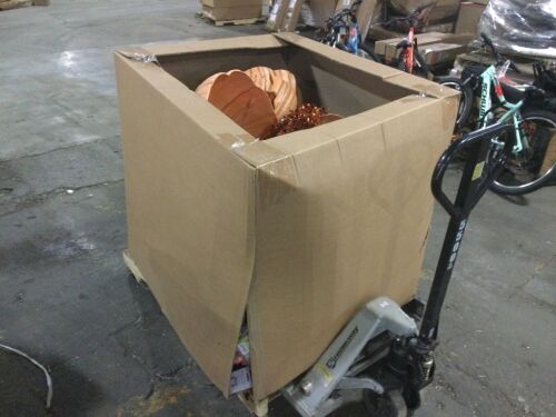 Pallet of Halloween Items - Lot 842