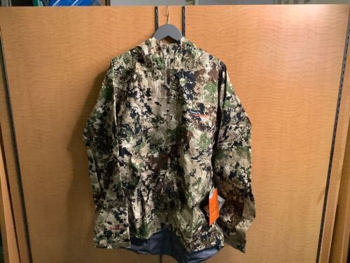 Sitka Cloudburst jacket, Optifade Subalpine Men's XXL, Appears New - Lot 24