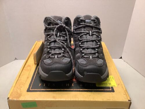 Red Head Ladies Overland Hiking Boots 7, Appears New - Lot 139