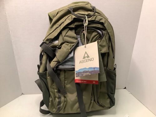 Ascend Meander Day Pack, Appears New - Lot 142