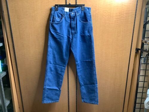 Wrangler Rugged Wear 34x32, Appears New - Lot 180