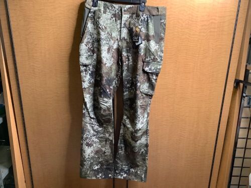 Performance Light Weight Pants, Large, Appears New - Lot 201