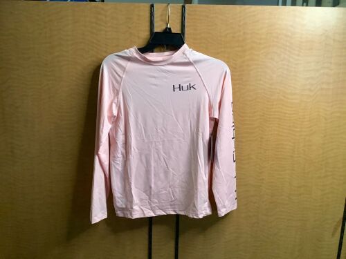 HUK Stripe Badge Pursuit, Large, Appears New - Lot 219