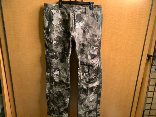Instinct Barrier Gore Tex Pants, 38, Appears New - Lot 235