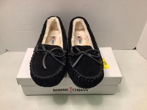 Minnetonka Women's Cally, 9M, Appears New - Lot 265