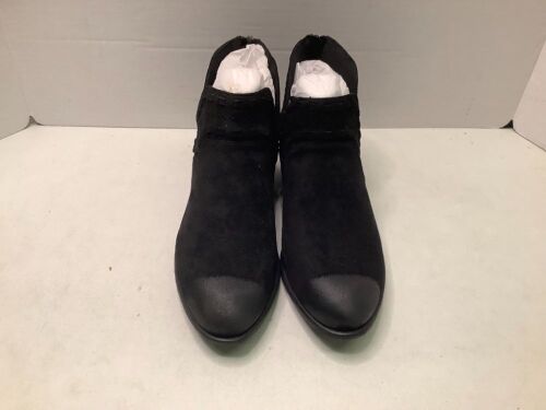 Natural Reflections Buckee Ladies Boot, 7.5, Appears New - Lot 271