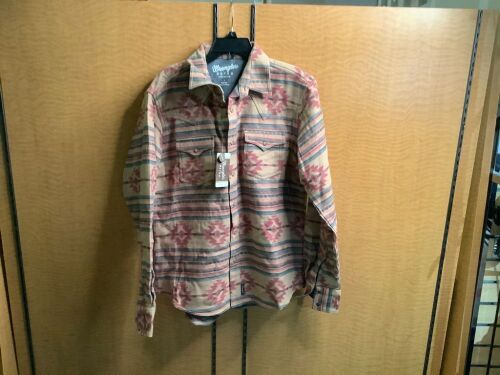 Wrangler Retro Long Sleeve Shirt, Large, Appears New - Lot 326