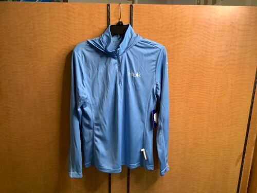 HUK Men's Shirt, Large, Appears New - Lot 327