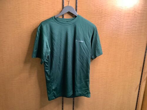 Columbia Men's Tshirt, Small, Appears New - Lot 339