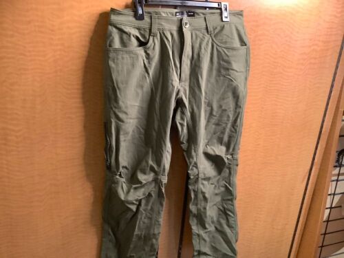 Under Armour Men's Pants, 36/30, Appears New - Lot 407
