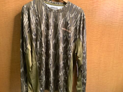 Nomad LS Icont T, Large, Appears New - Lot 408