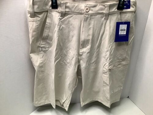 HUK Men's Shorts, XL, Appears New - Lot 435