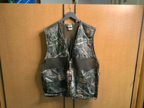 Red Head Dove Vest, XLarge, Appears New - Lot 447
