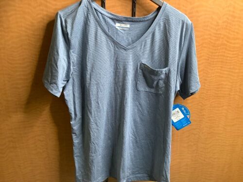 Columbia Reel Relaxed Pocket Tee, Women's Large, Appears New - Lot 489