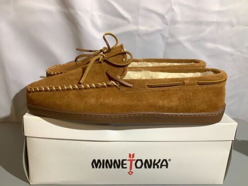 Minnetonka Men's Pile Lined Hardsole Moc, 15, Appears New - Lot 495