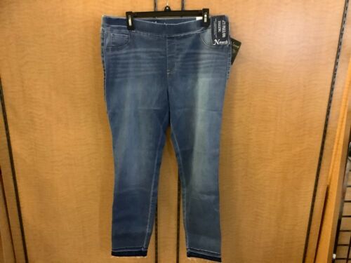Natural Reflections Ladies Jeans XLarge, Appears New - Lot 530