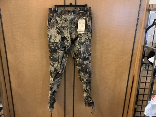 Red Head Men's Silent Hide Pant, Medium/32, Appears New - Lot 536