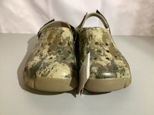 Crocs, Men's 11, Appears New - Lot 590