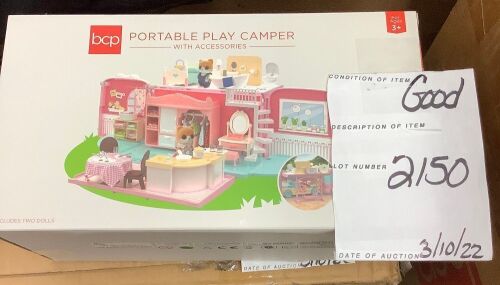 Camper Van Playset Pretend Play Dollhouse with Tiny Critters - Lot 2150
