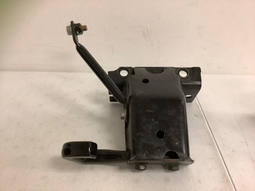Jeep Tow Hook, E-Commmerce Return - Lot 36