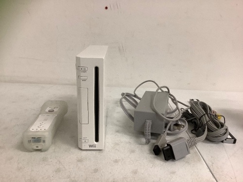 Nintendo Wii w/ Controller, Powers Up, E-Commerce Return - Lot 77