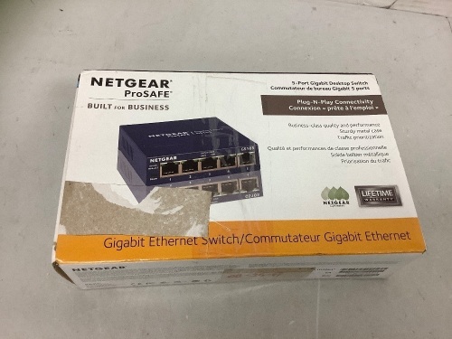 Netgear ProSAFE 5 Port Gigabit Desktop Switch, Powers Up, E-Commerce Return - Lot 211