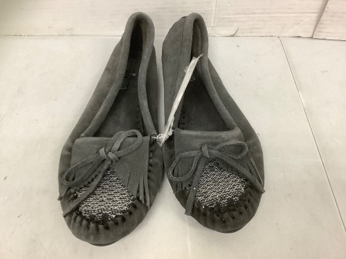 Minnetonka Womens Shoes, Size 9.5, E-Comm Return - Lot 395