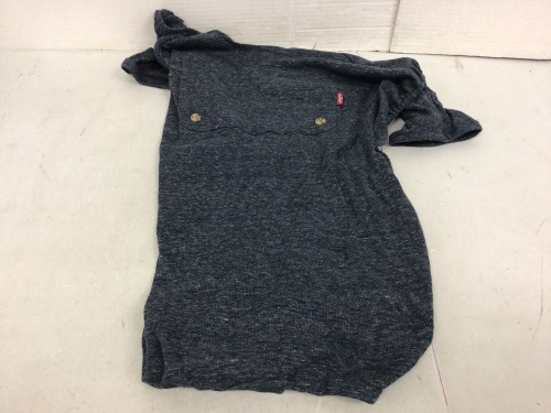 Levi's Pet Shirt, L, Appears New - Lot 696