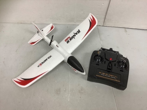 Remote Control Airplane, Powers Up, E-Commerce Return - Lot 60