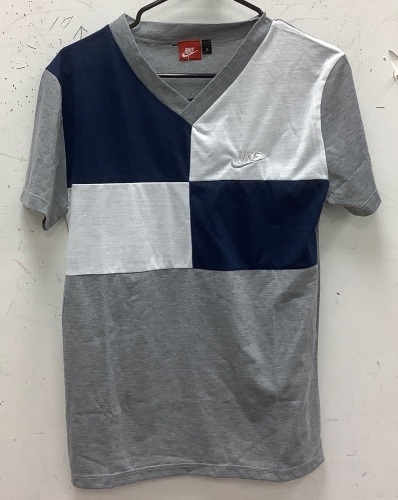 Mens Nike Shirt, S, Authenticity Unknown, New - Lot 425