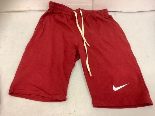Mens Nike Shirt & Shorts Set, L, Authenticity Unknown, New - Lot 426