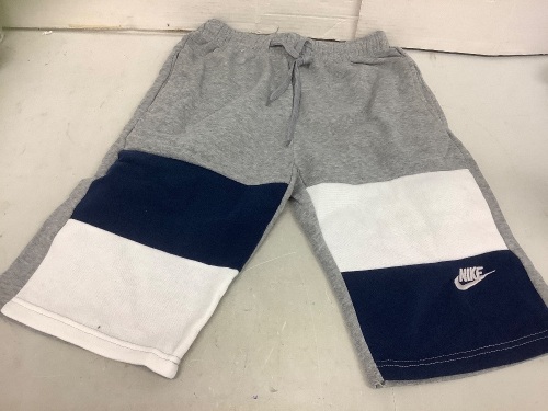 Mens Nike Shorts, S, Authenticity Unknown, New - Lot 458
