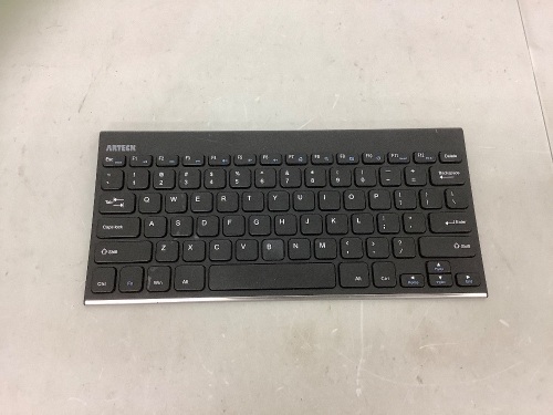 Arteck Wireless Bluetooth Keyboard, Missing USB Charging Cable, Powers Up, E-Commerce Return - Lot 505