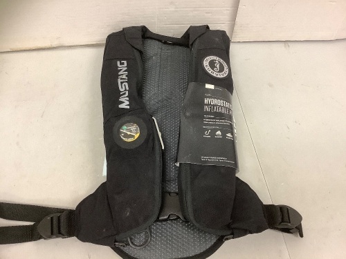 Mustang Inflatable Life Vest, Appears New - Lot 510