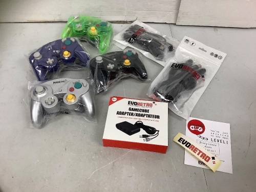 EvoRetro Game Cube Adapter & 4 Controllers, Box Opened, Items New, E-Commerce Return - Lot 653