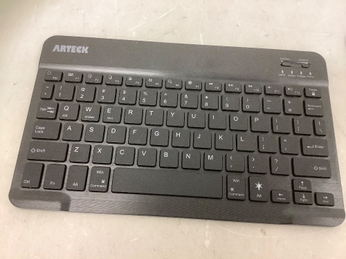 Arteck Wireless Bluetooth Backlit Keyboard, Missing USB Cable, E-Commerce Return - Lot 663
