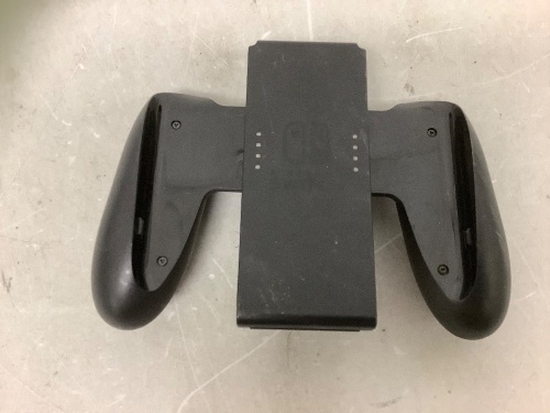  Nintendo Switch Joy Con Controller Comfort Grip, E-Comm Return - Lot 674