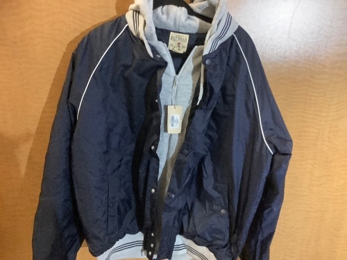 Red Head Men's Angler Jacket, Medium, Appears New - Lot 142
