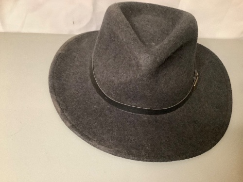 Red Head Men's All Season hat, XLarge, Appears New - Lot 166