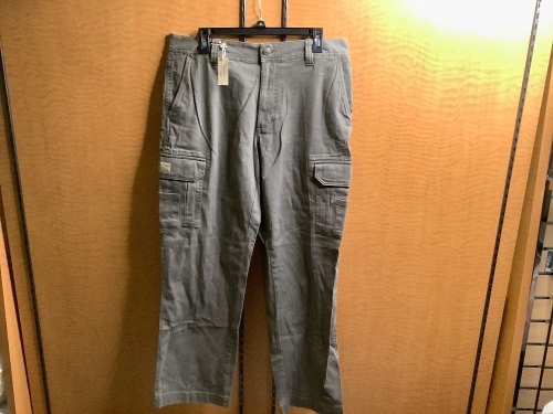 Red Head Men's Pants, 34x30, Appears New - Lot 190