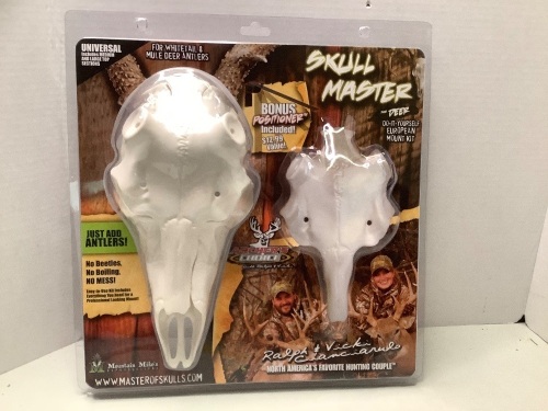 Skull Master Decoy, 1 Head Missing, Ecommerce Return - Lot 335