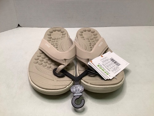 Crocs Revive Flip, Women,7, Appears New - Lot 381