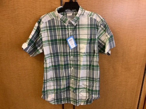 Columbia Rapid Rivers II Short Sleeve Shirt, Large, Appears New - Lot 542