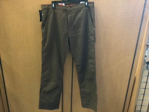 Dickies Men's Pants, 34x30, Appears New - Lot 607