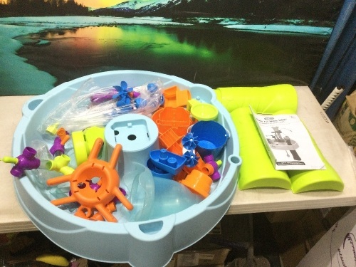 Little Tikes Flowin' Fun Water Table - Lot 229