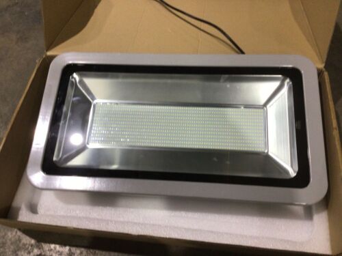 500W LED Flood Light Cool White 110V  - Lot 562