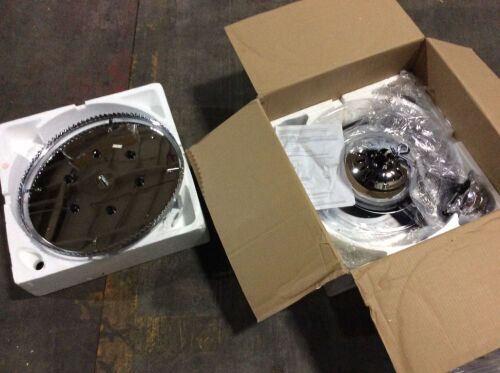 Modern 42 in. Indoor Chrome Retractable Blades Ceiling Fan with Light Kit and Remote Control - Lot 1197