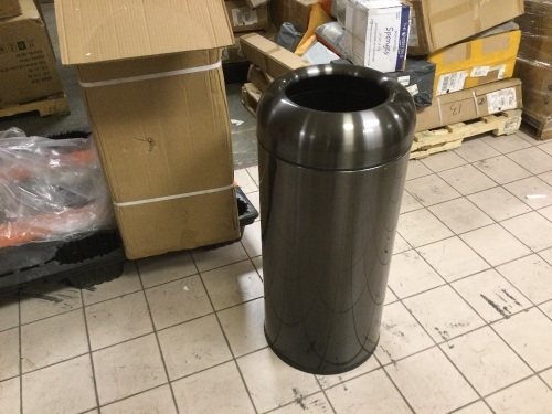 Commercial Trash Can with Liner and Lid. New with Dent in Lid - Lot 304