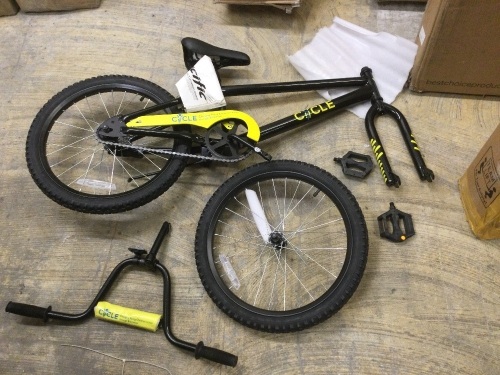 Pacific Kid's Bicycle. Appears New - Lot 307