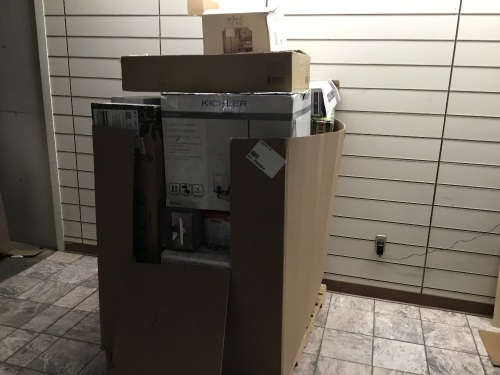 Pallet of L0wes Returns. Conditoin Unknown. May Contain Broken or Incomplete Items for Parts/Repair,  - Lot 416